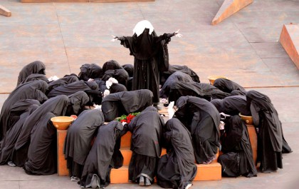 Siracusa, al Teatro Greco tragedia senza pianto, commedia senza riso FOTO