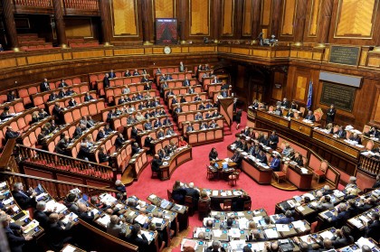 Grandi manovre in corso al senato, Verdini e Alfano perdono pezzi