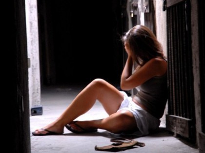 In tre violentano una 16enne <br /> con problemi psichici: arrestati