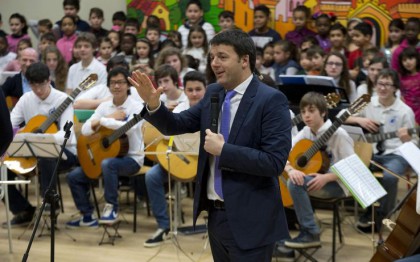 Siracusa, Renzi a 800 bambini: <br /> “È qui la grande bellezza”