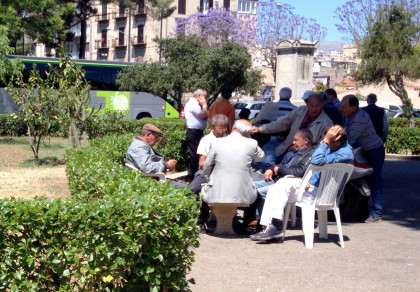 Palermo, piazza Indipendenza: <br />la reggia dello scopone