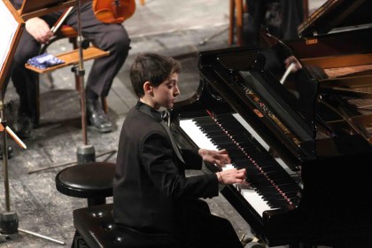 Sinfonica Siciliana, baby pianista sul palco