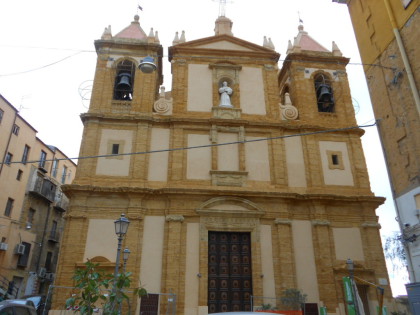 Volpe morta e proiettile <br /> per un parroco di Agrigento