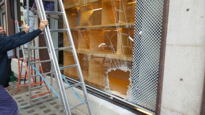 Palermo, vetrina sfondata: “colpo” a Louis Vuitton – FOTO-VIDEO item-thumbnail