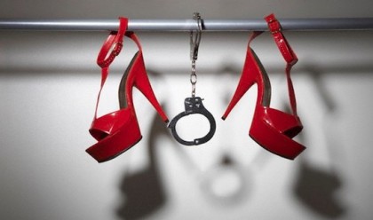 “Sodomizzati e frustati”, scoperta casa sadomaso a Ragusa