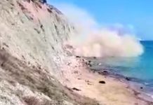 Crolla costone sulla spiaggia di Zingarello, paura tra i bagnanti e si scava tra le macerie